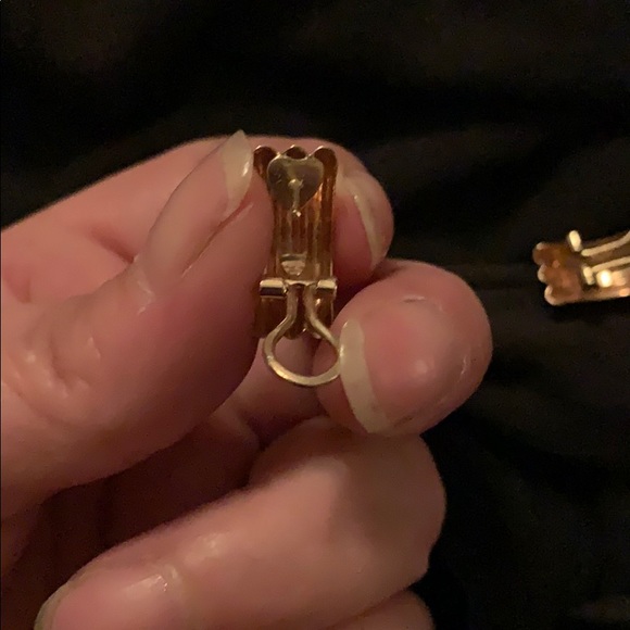 Pair of French leverback earrings - Picture 2 of 4